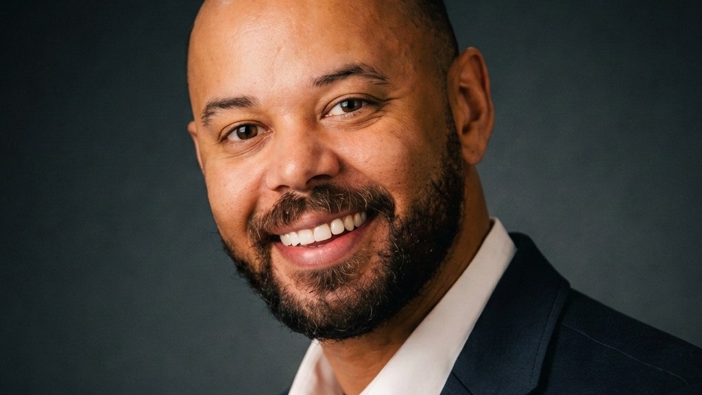 Khary Penebaker headshot, landscape crop